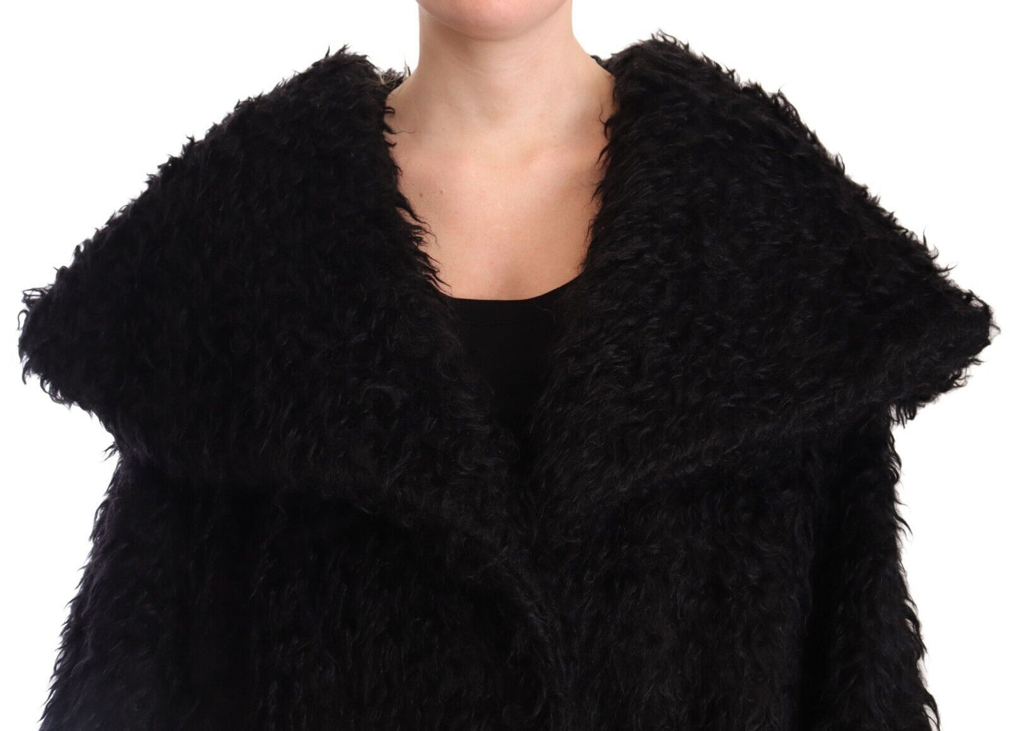 Chaqueta tipo gabardina con capa de piel de pasarela elegante