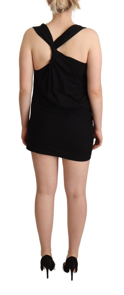 Elegante vestido negro ajustado y elástico