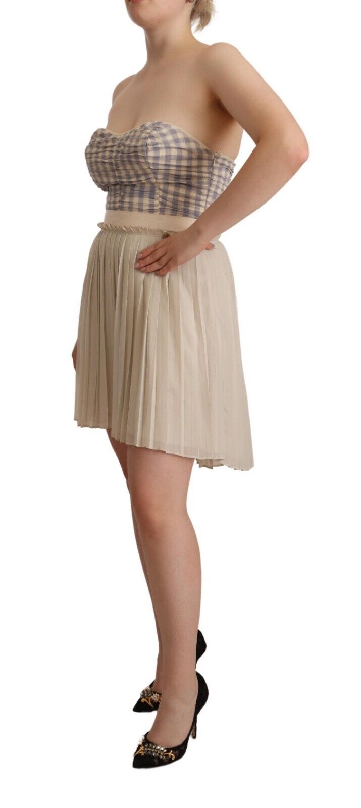 Elegante vestido beige sin tirantes de corte A