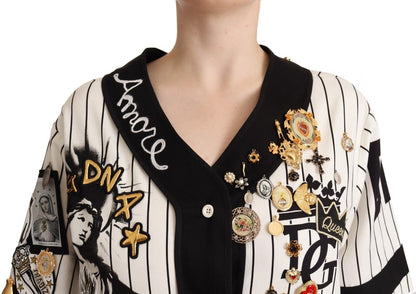 Elegante blusa a rayas con cuello en V y dijes