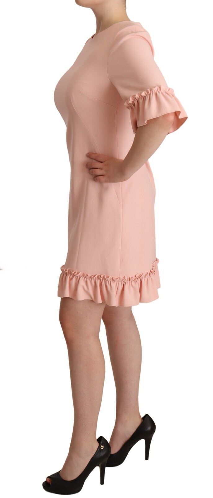 Vestido tubo con mangas con volantes en rosa