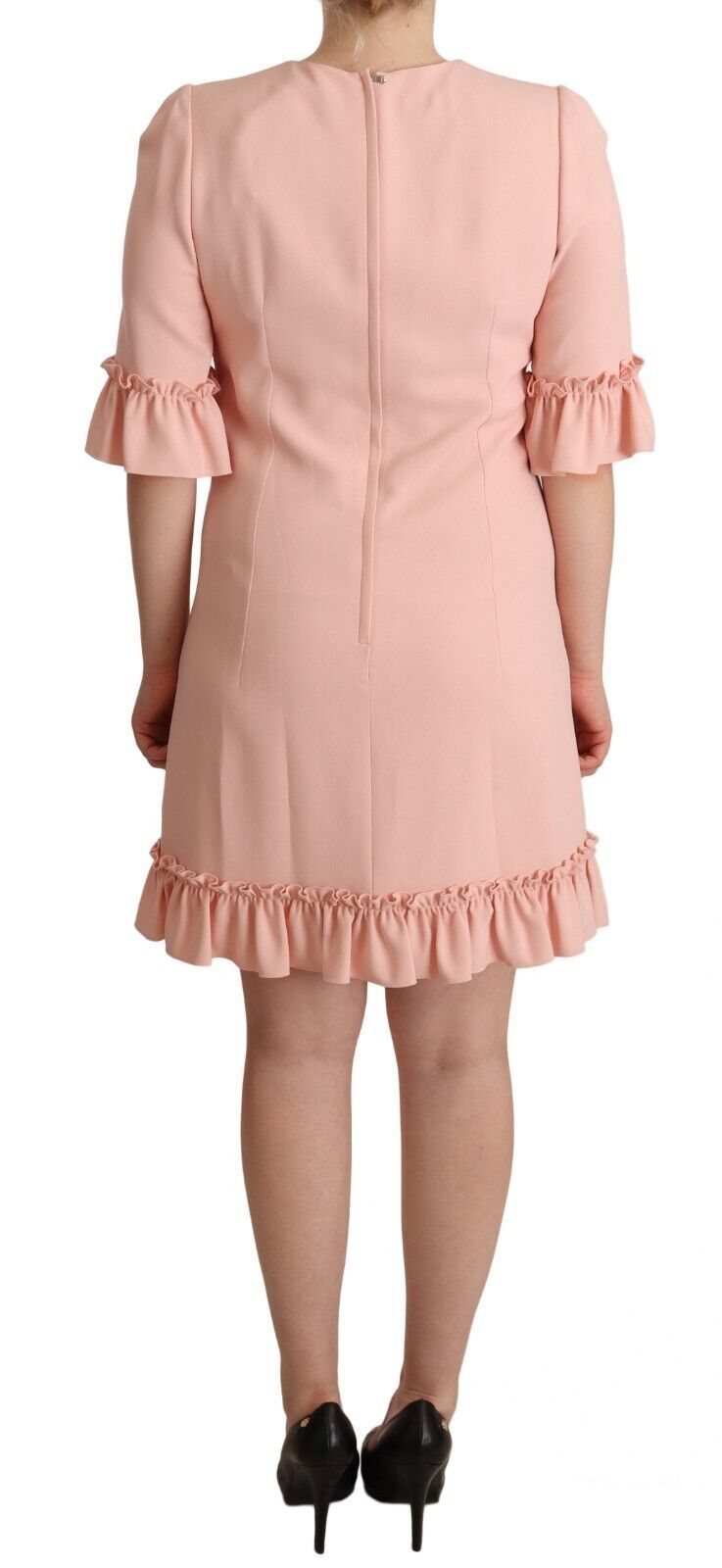Vestido tubo con mangas con volantes en rosa