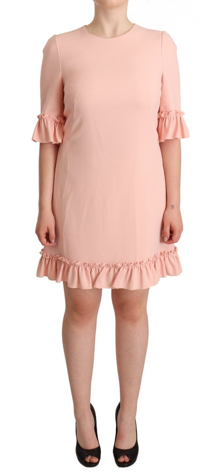 Vestido tubo con mangas con volantes en rosa