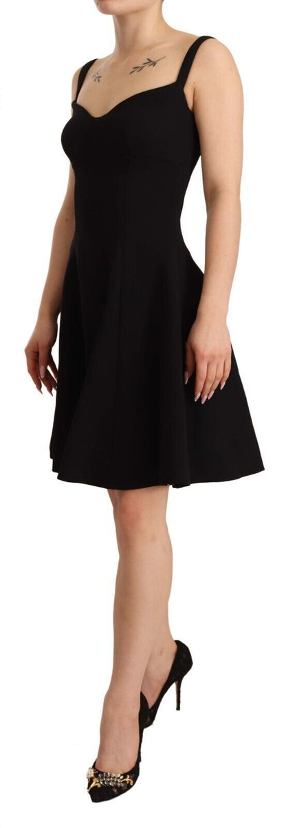 Elegante vestido tubo de corte A en color negro