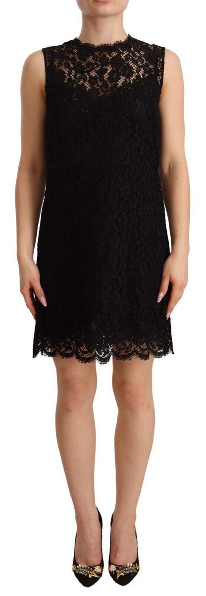 Elegante vestido negro de encaje floral