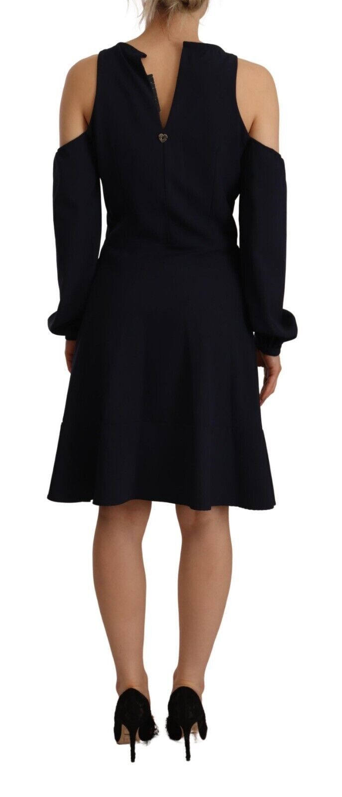 Vestido elegante negro de corte A con hombros descubiertos