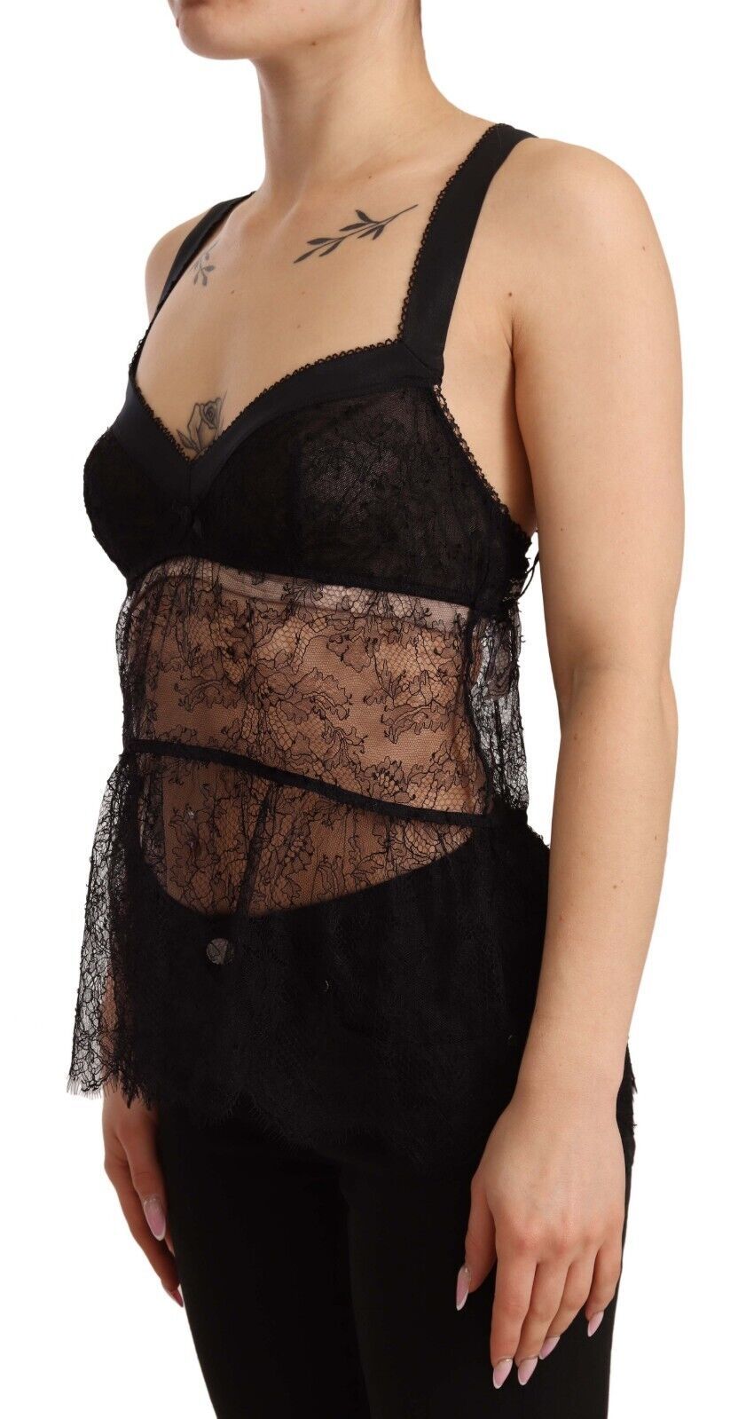 Elegante camisón de lencería de seda negra