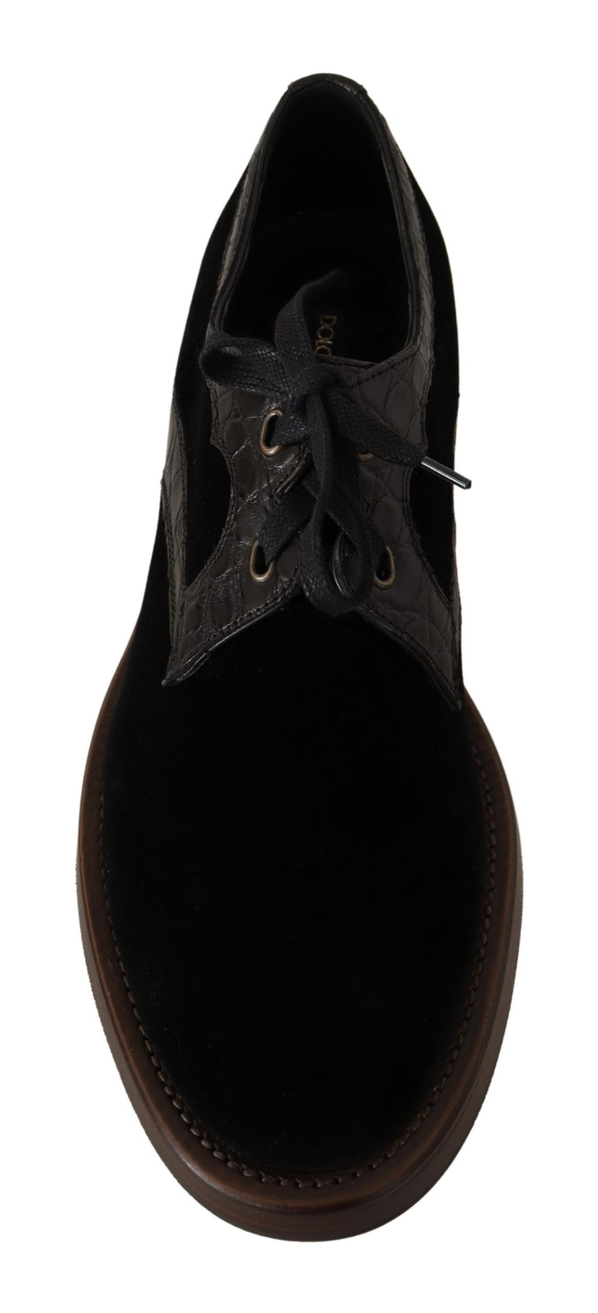 Elegantes zapatos de vestir de terciopelo negro y piel exótica