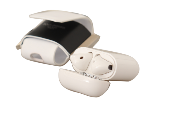 Estuche elegante de cuero monocromático para AirPods