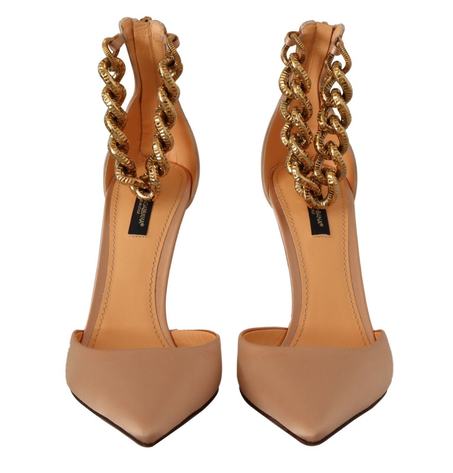 Elegantes zapatos de tacón de seda beige con tiras en el tobillo