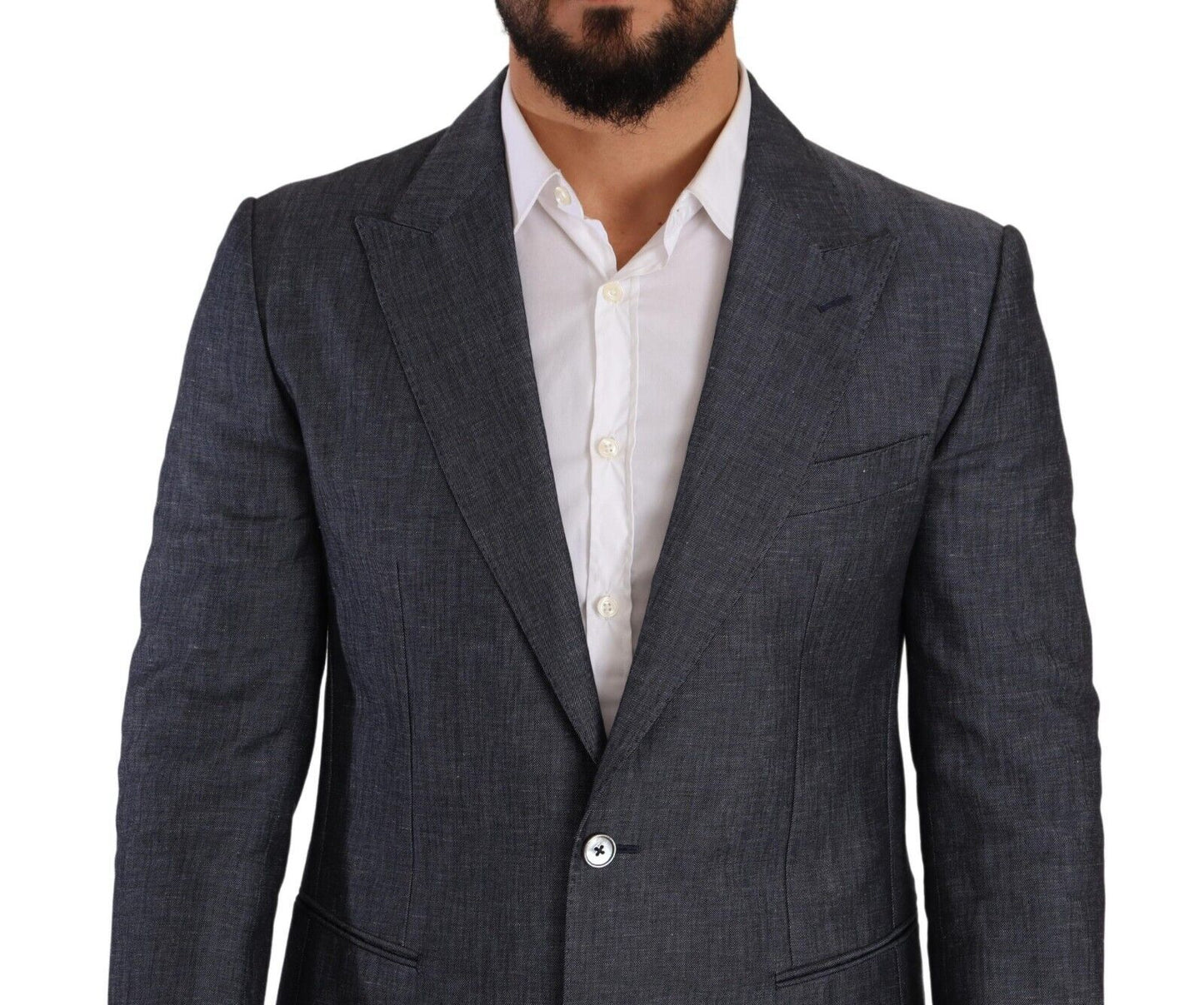 Blazer azul elegante de dos botones y corte entallado
