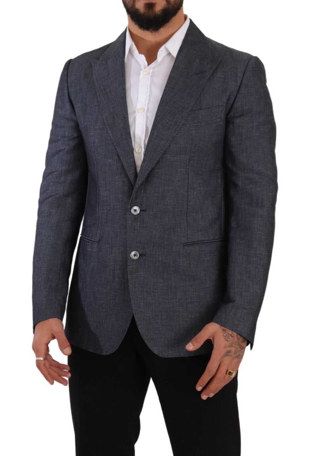 Blazer azul elegante de dos botones y corte entallado