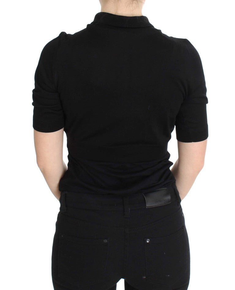 Elegante polo floral de seda negra