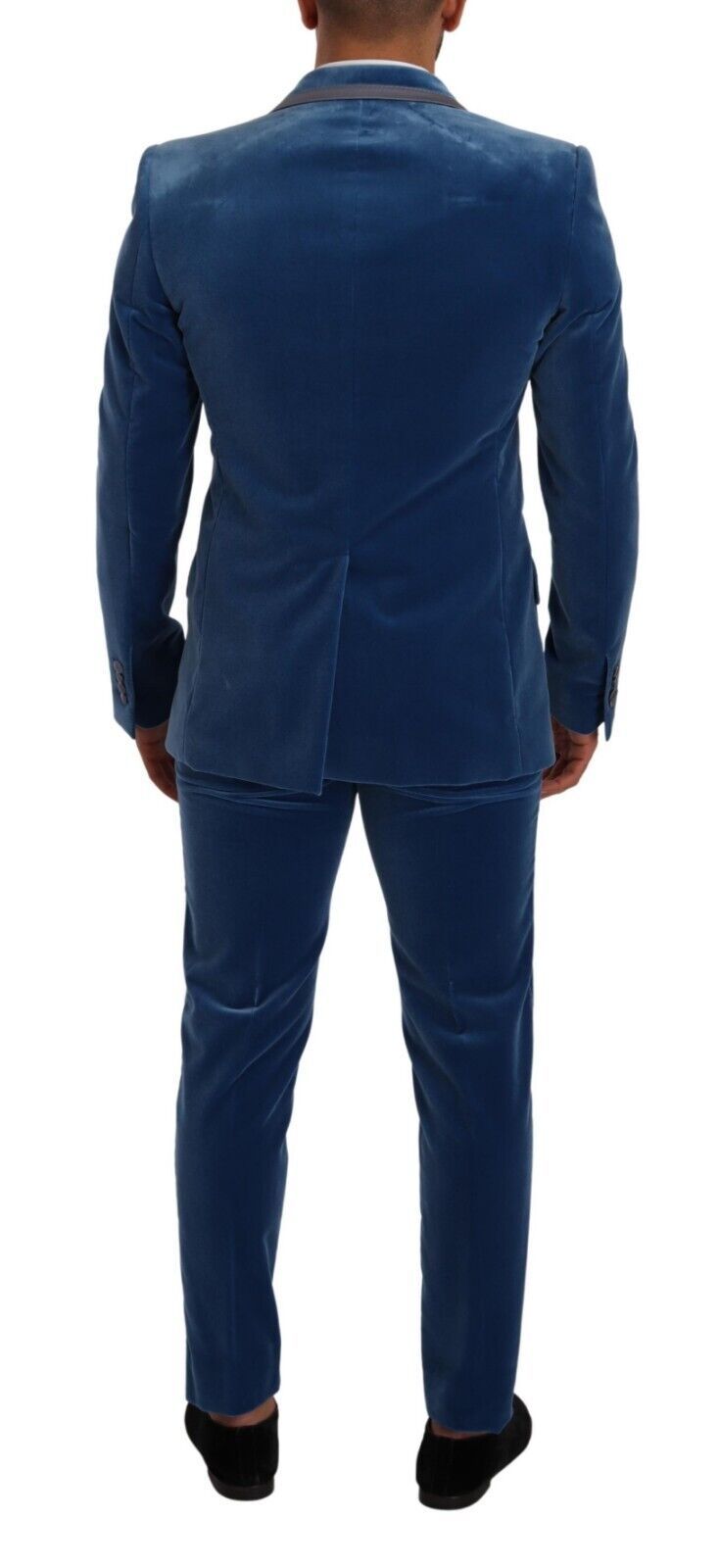 Elegante traje de terciopelo azul de corte entallado