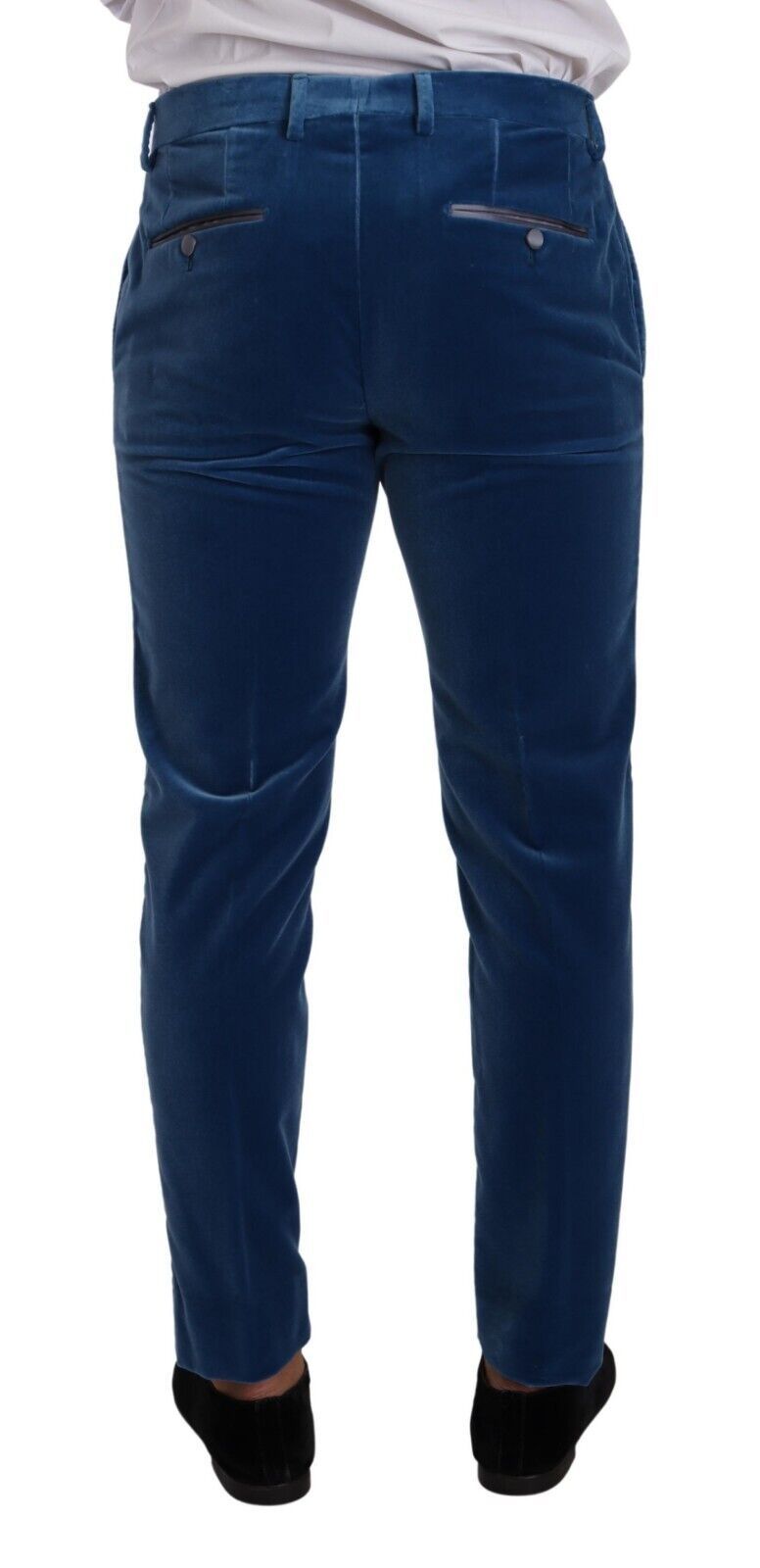 Elegante traje de terciopelo azul de corte entallado