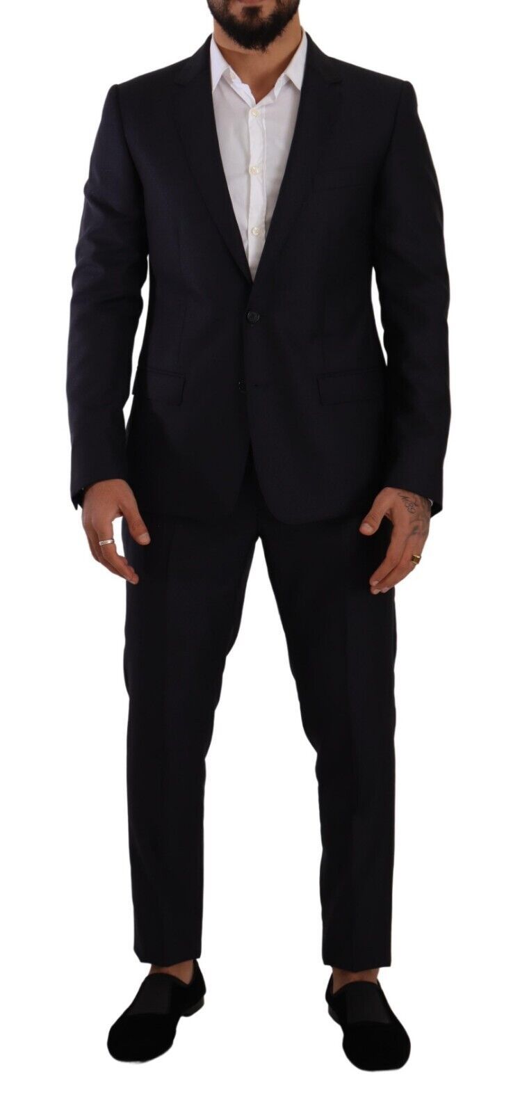 Traje elegante de lana, seda y cachemira de corte entallado para hombre