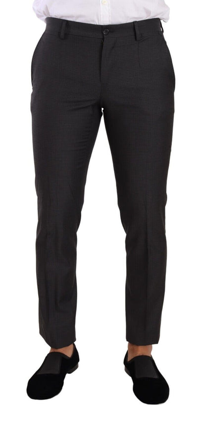 Elegante traje Martini de lana negra
