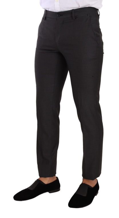Elegante traje Martini de lana negra