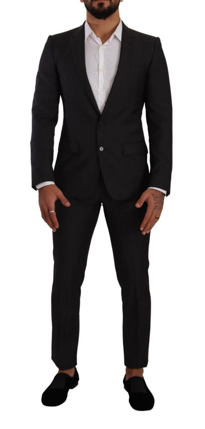 Elegante traje Martini de lana negra
