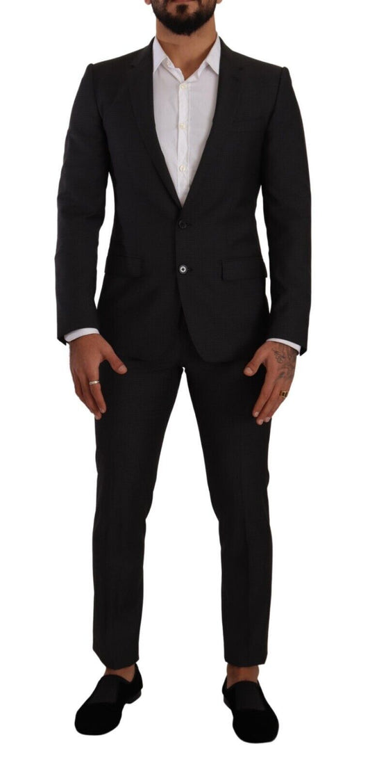Elegante traje Martini de lana negra