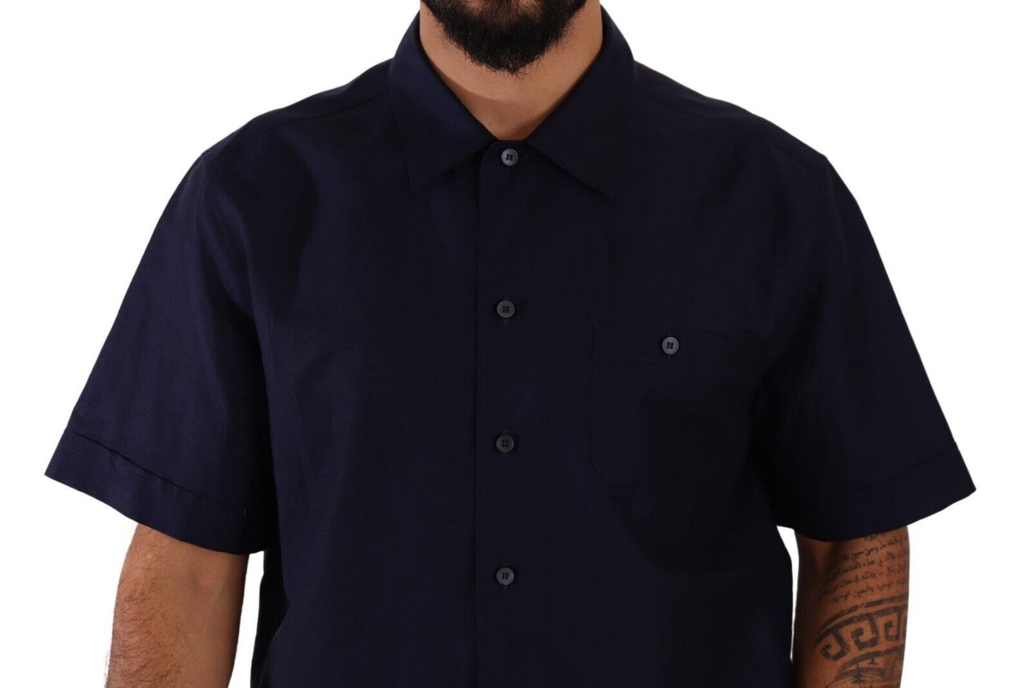 Camisa informal elegante azul marino con botones