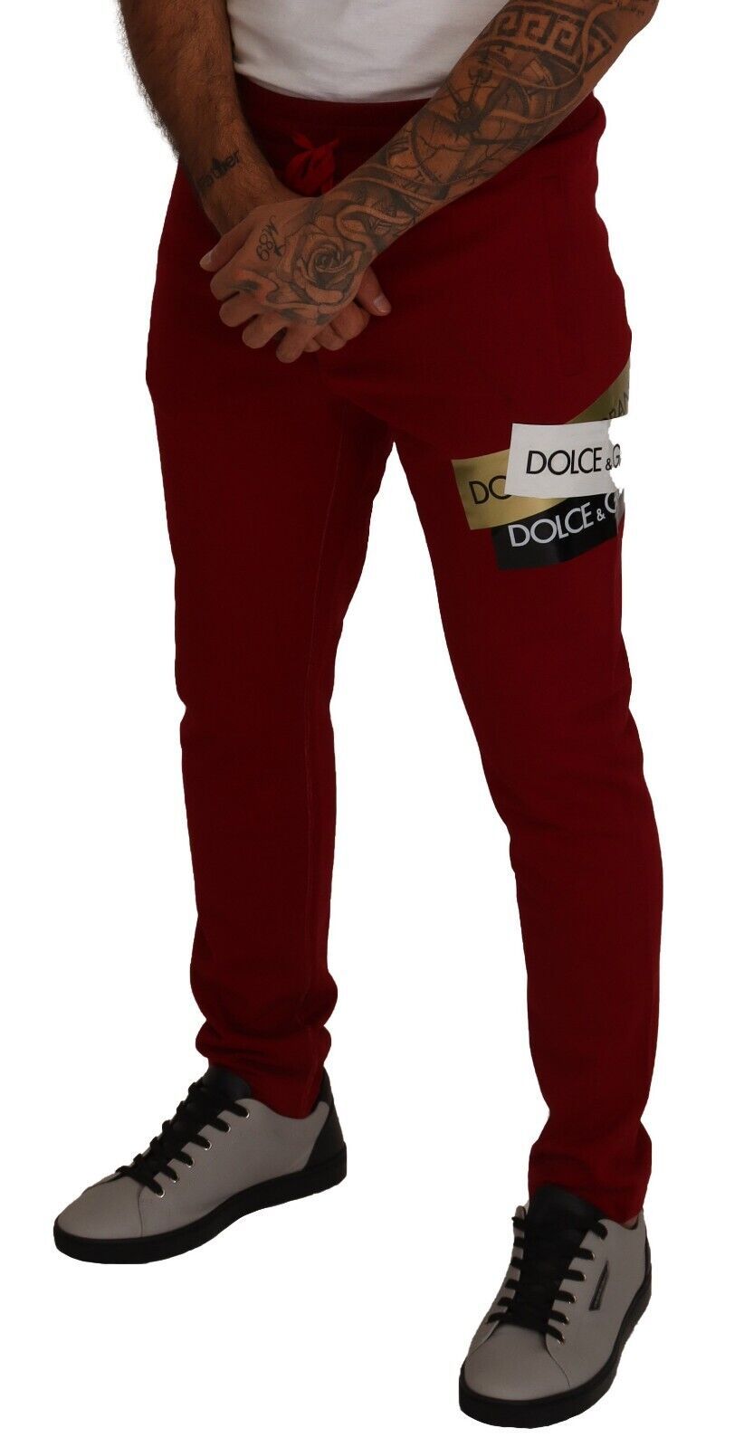 Elegante pantalón de chándal rojo con cierre de cordón