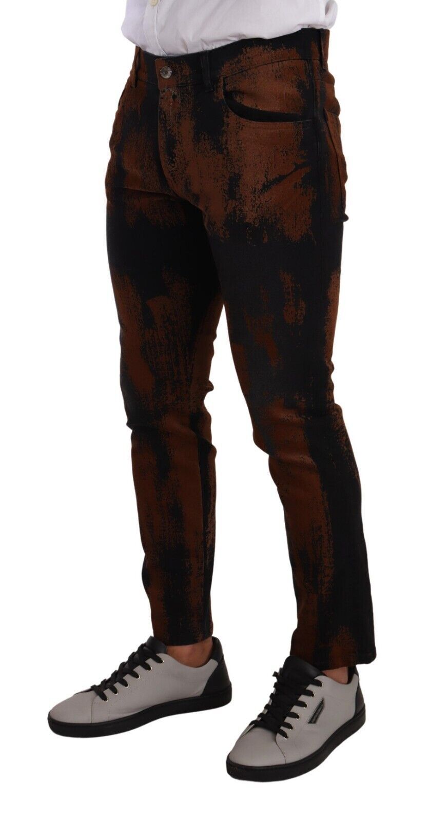 Vaqueros ajustados con efecto tie-dye elegantes en negro y marrón