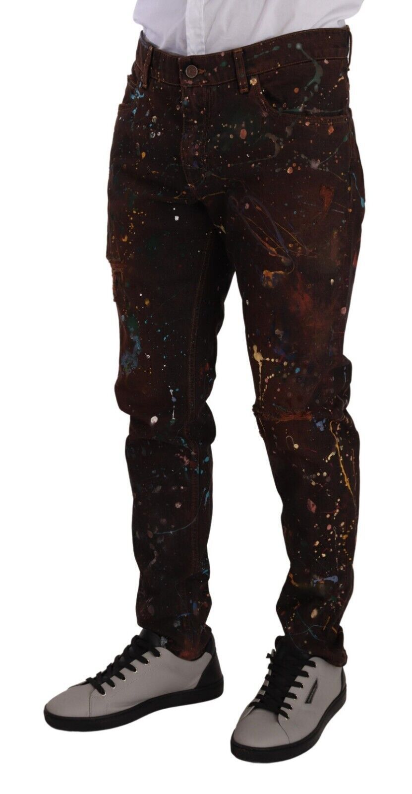 Elegantes jeans de mezclilla pintados en varios colores