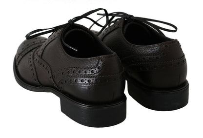Elegantes zapatos de vestir Derby con punta de ala