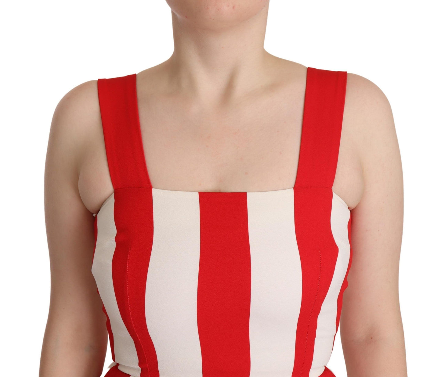 Elegante vestido recto de rayas en forma de A