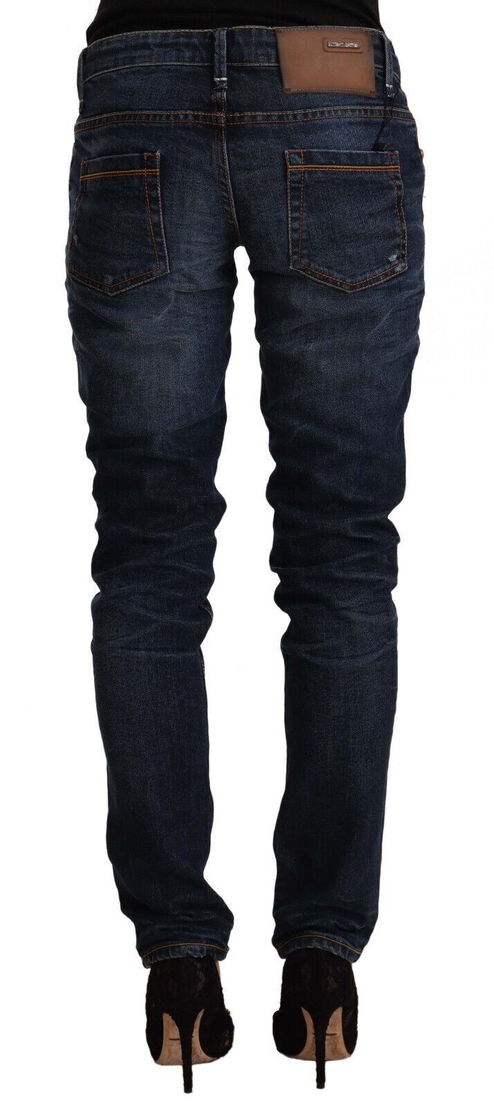 Denim azul lavado de corte entallado y elegante