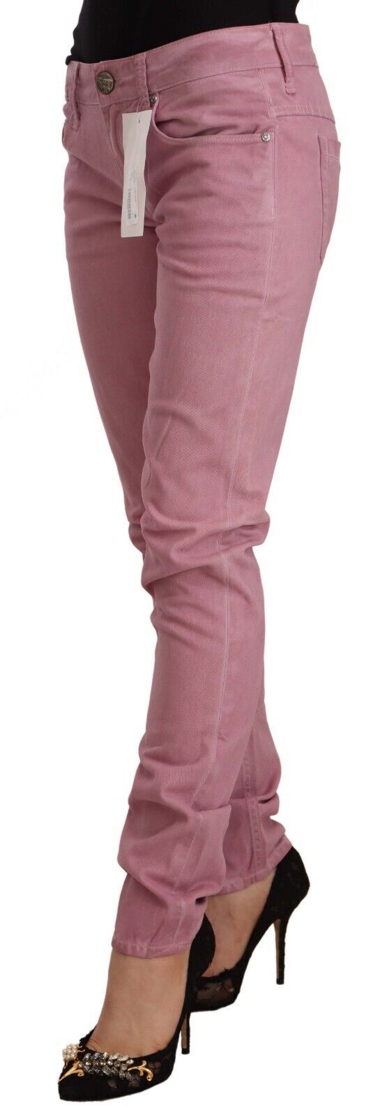Elegantes vaqueros ajustados de color rosa