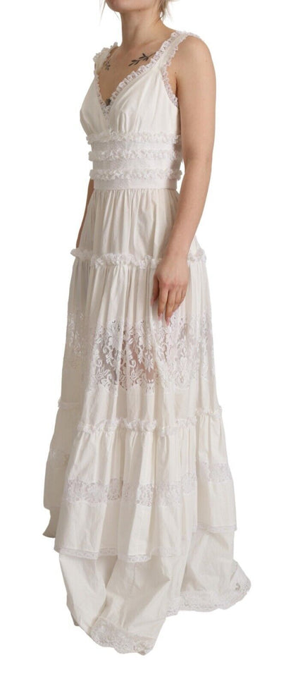 Elegante vestido largo blanco de corte A con capas