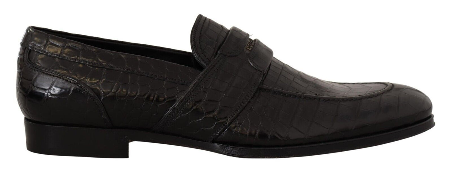 Elegantes zapatos mocasín de piel de cocodrilo