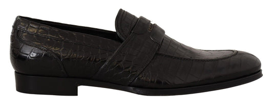 Elegantes zapatos mocasín de piel de cocodrilo
