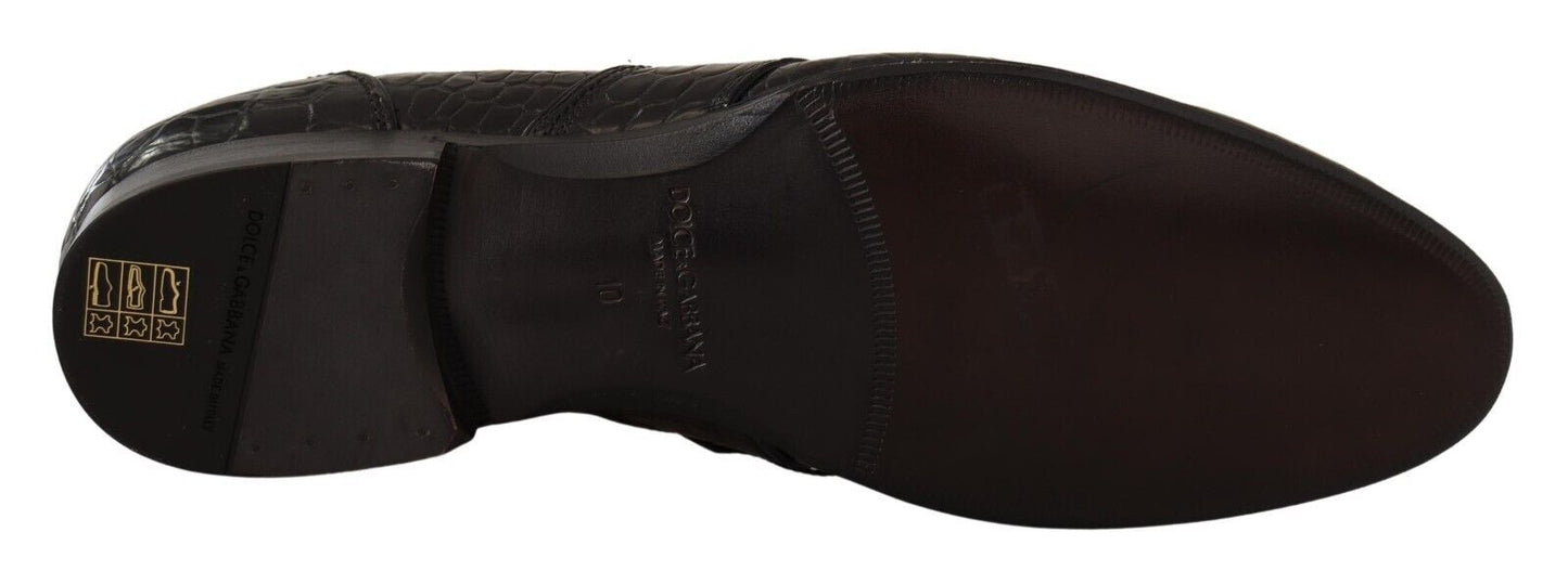 Elegantes zapatos mocasín de piel de cocodrilo