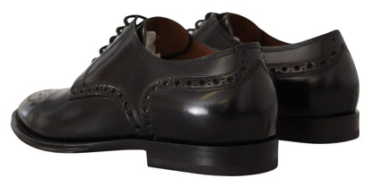 Elegantes zapatos formales Oxford con punta de ala
