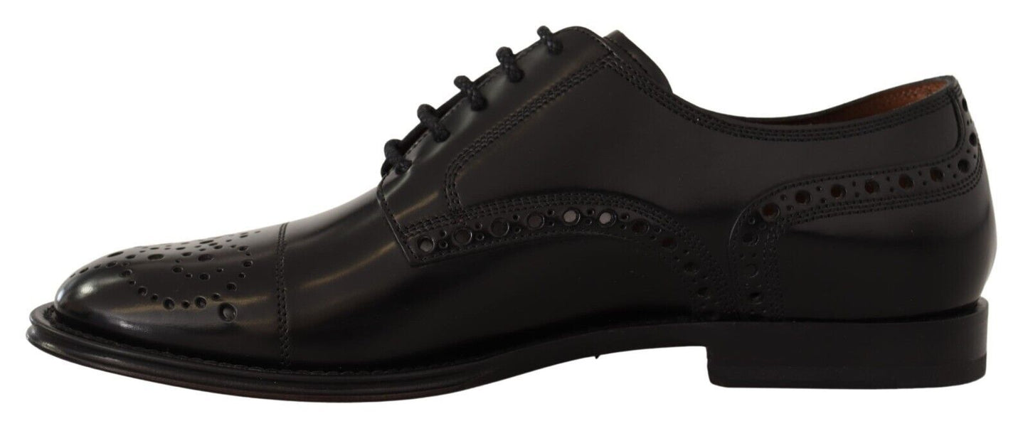 Elegantes zapatos formales Oxford con punta de ala