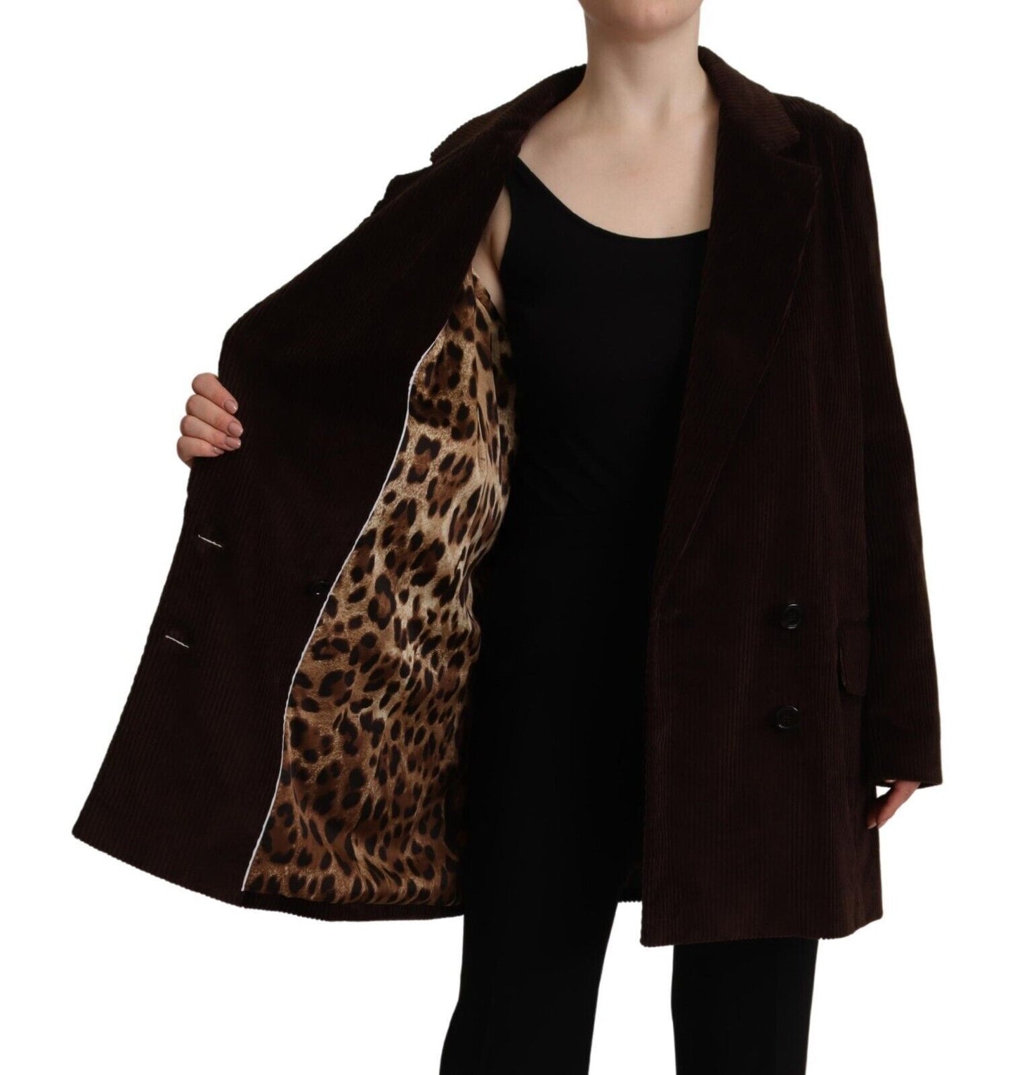 Elegante gabardina cruzada burdeos