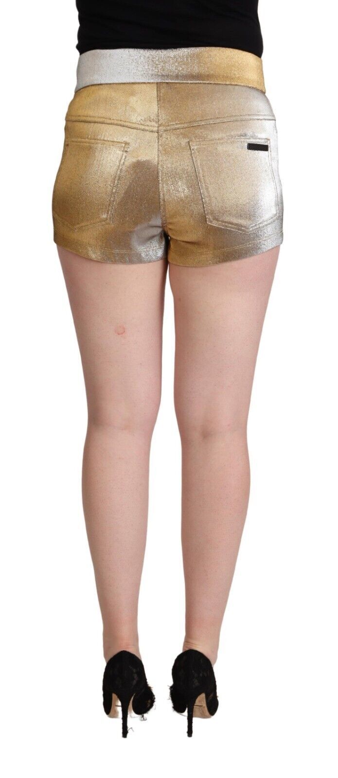 Elegantes pantalones cortos de color dorado metalizado