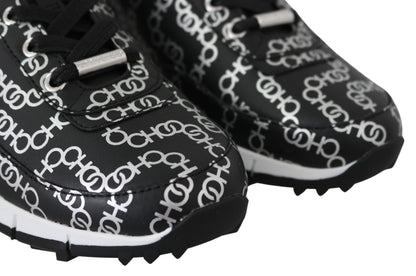 Elegantes zapatillas de piel negras y plateadas