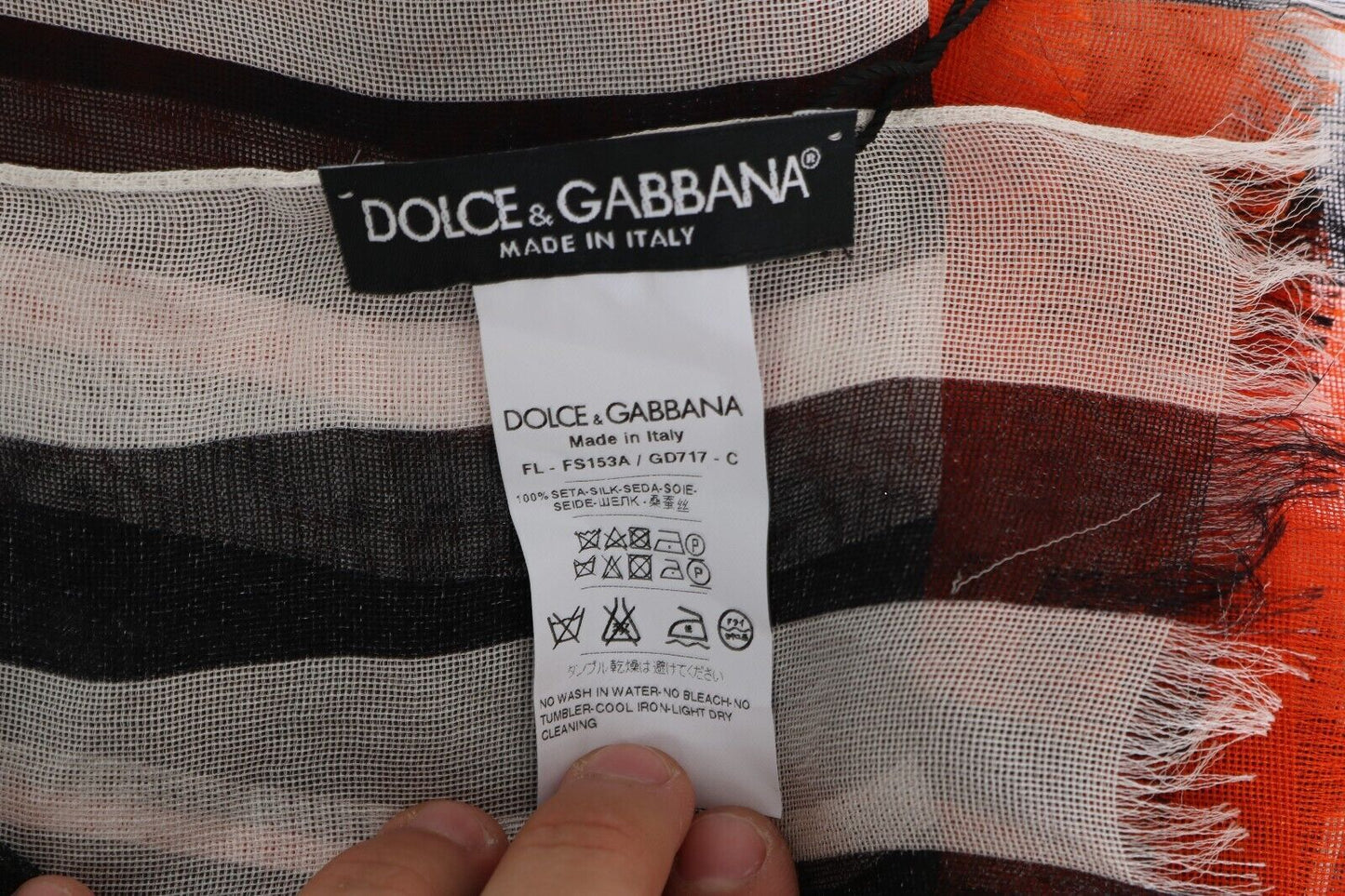 Elegante bufanda de seda multicolor con flecos