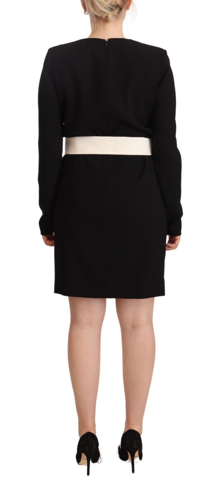 Elegante minivestido de lana negra con cinturón
