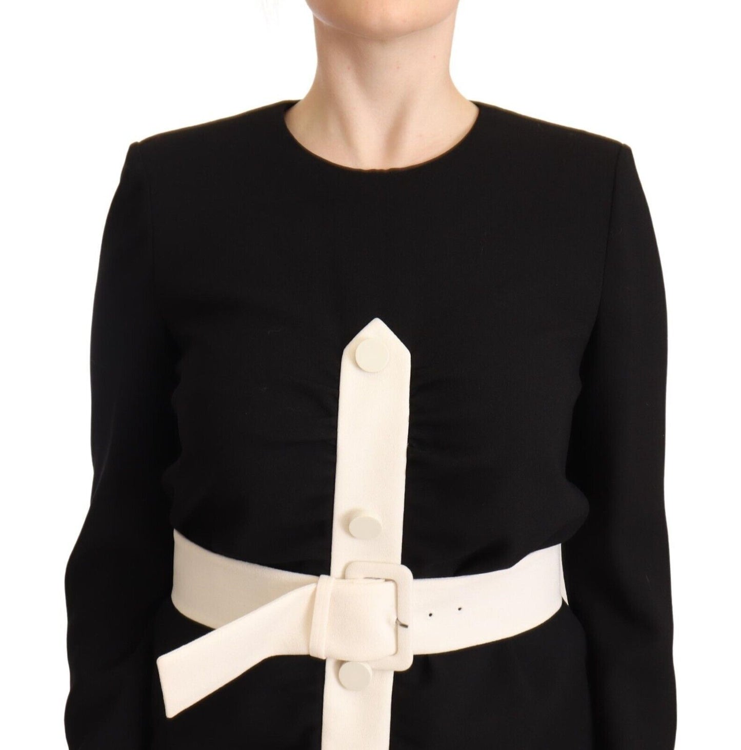 Elegante minivestido de lana negra con cinturón