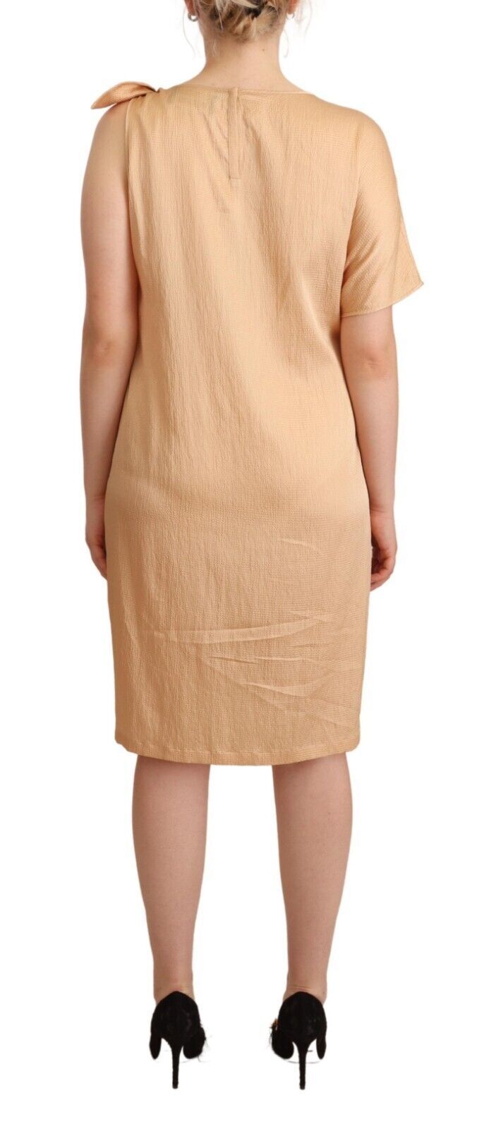 Elegante vestido recto beige de una sola manga