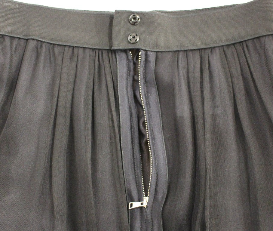 Elegante falda negra de seda para la noche