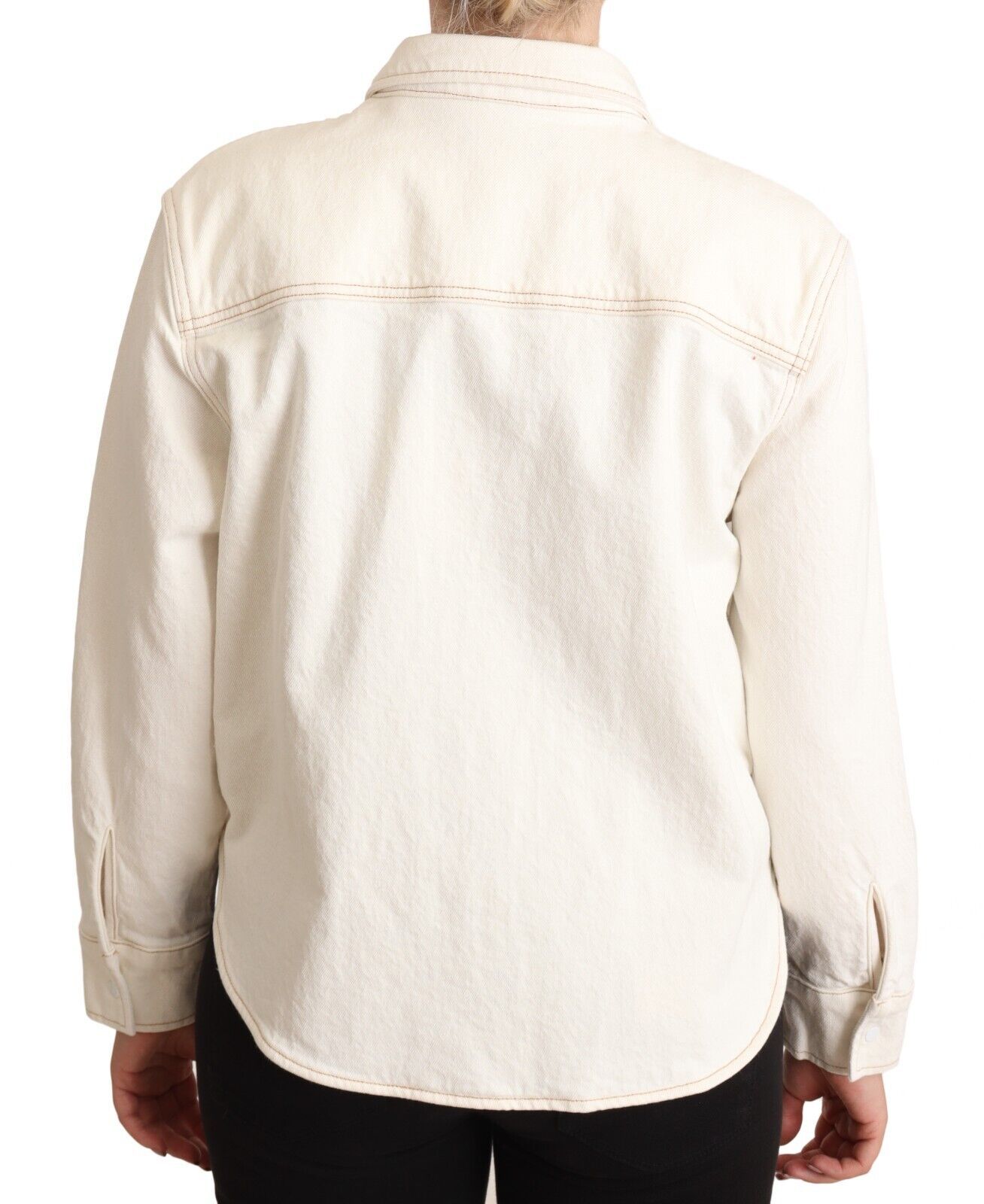 Elegante polo blanco de manga larga con cuello