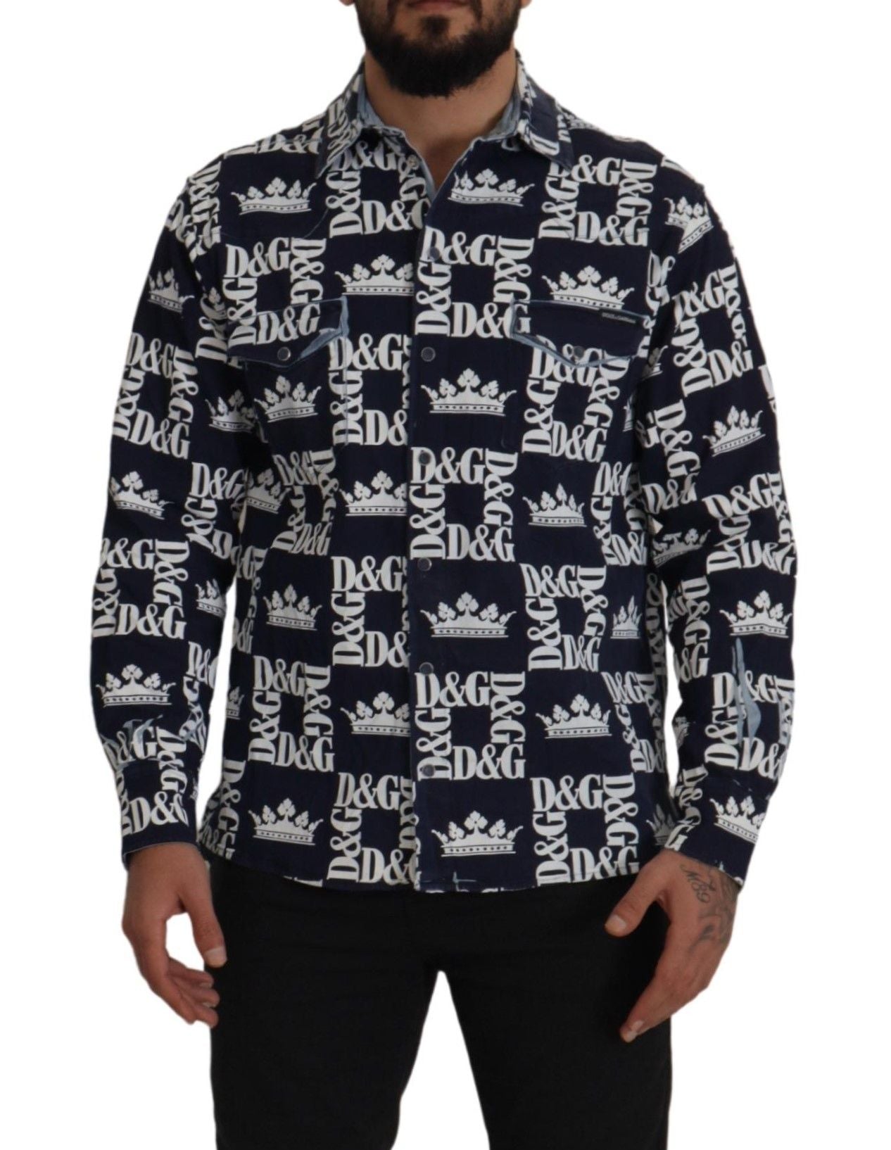 Camisa elegante de corte entallado con corona azul