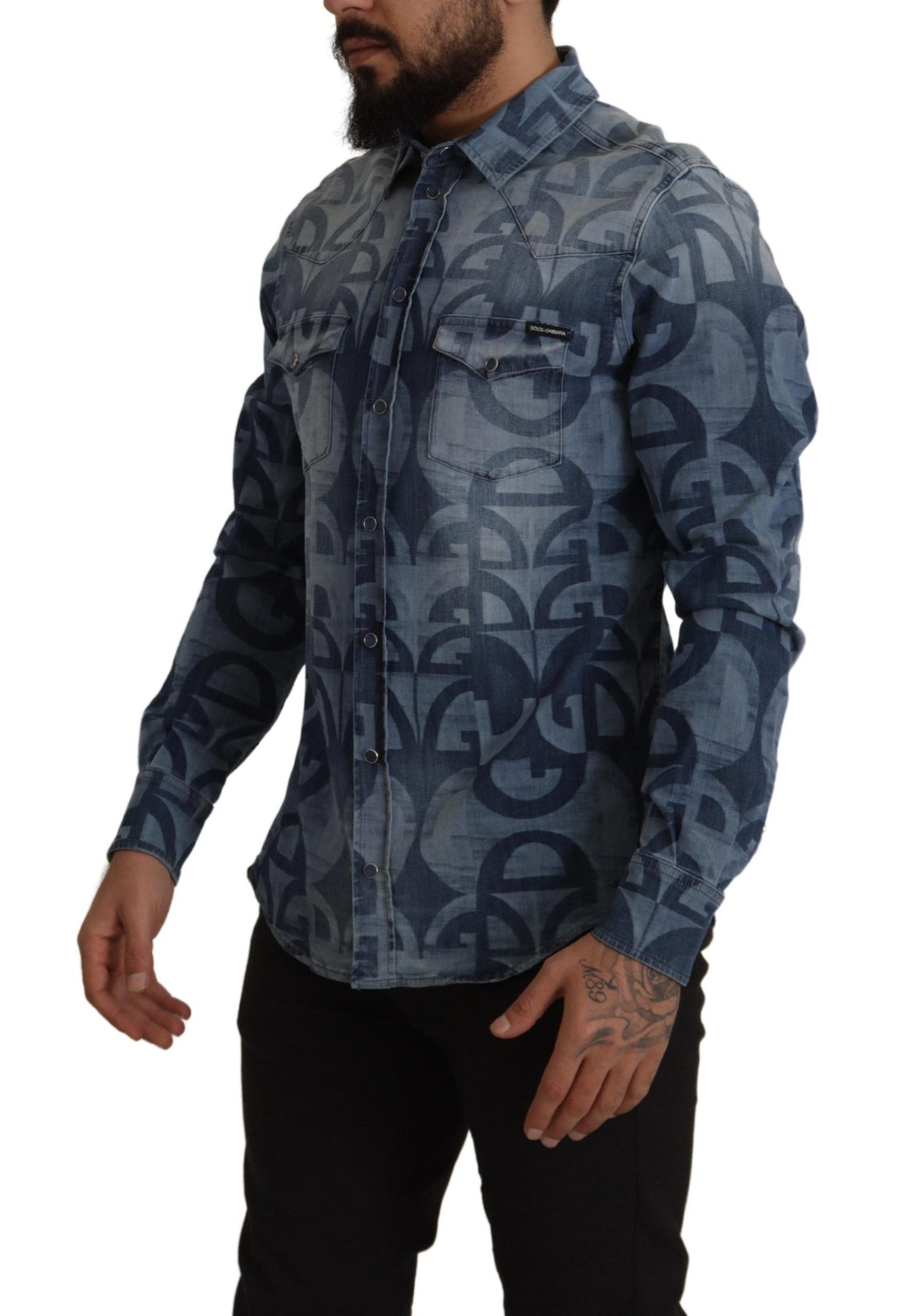Camisa elegante azul informal de corte entallado para hombre