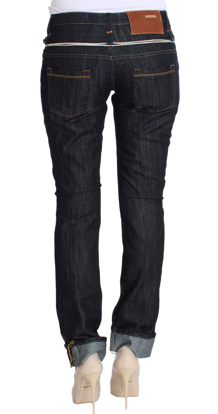 Elegantes jeans azul oscuro de pierna recta